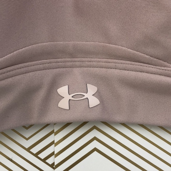 Under armour top - Picture 2 of 11